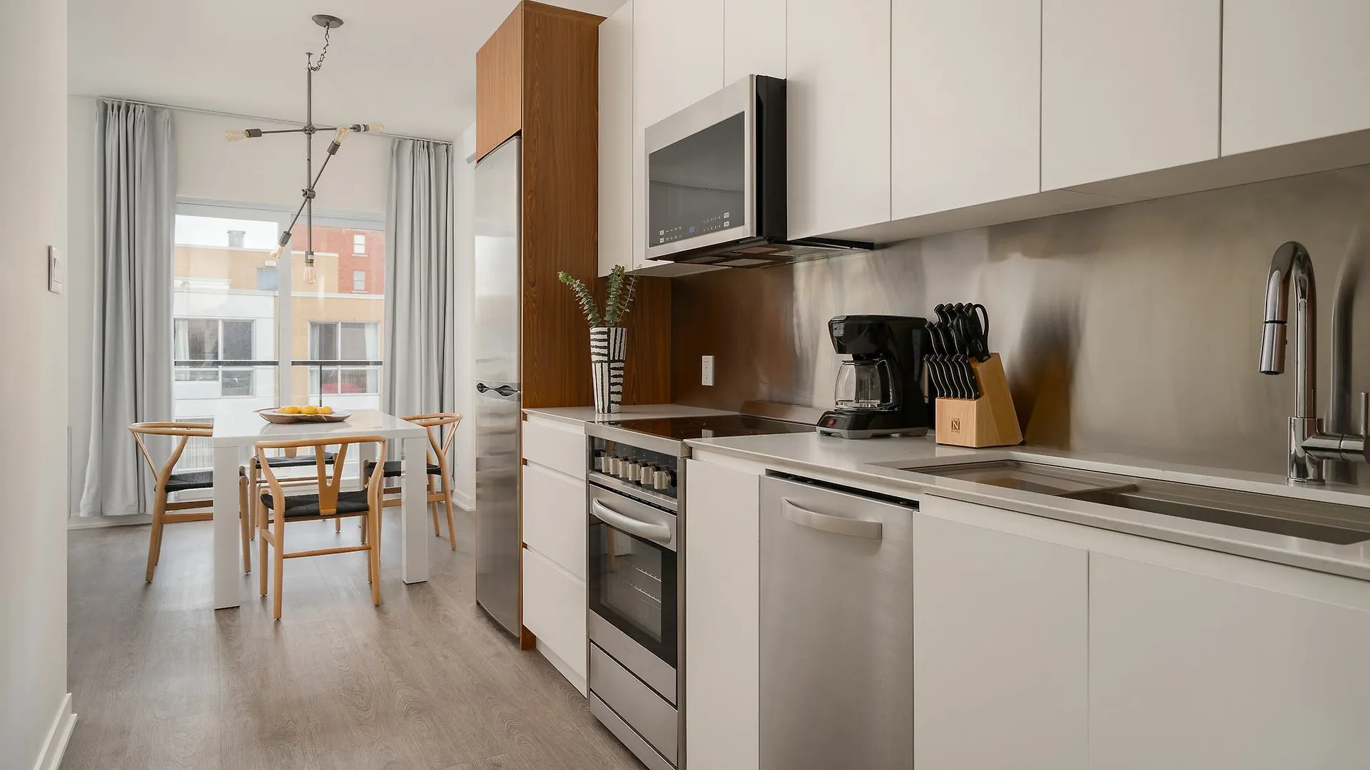 Apartament Elegant 1Br In Quartier Des Spectacles By Sonder Montreal